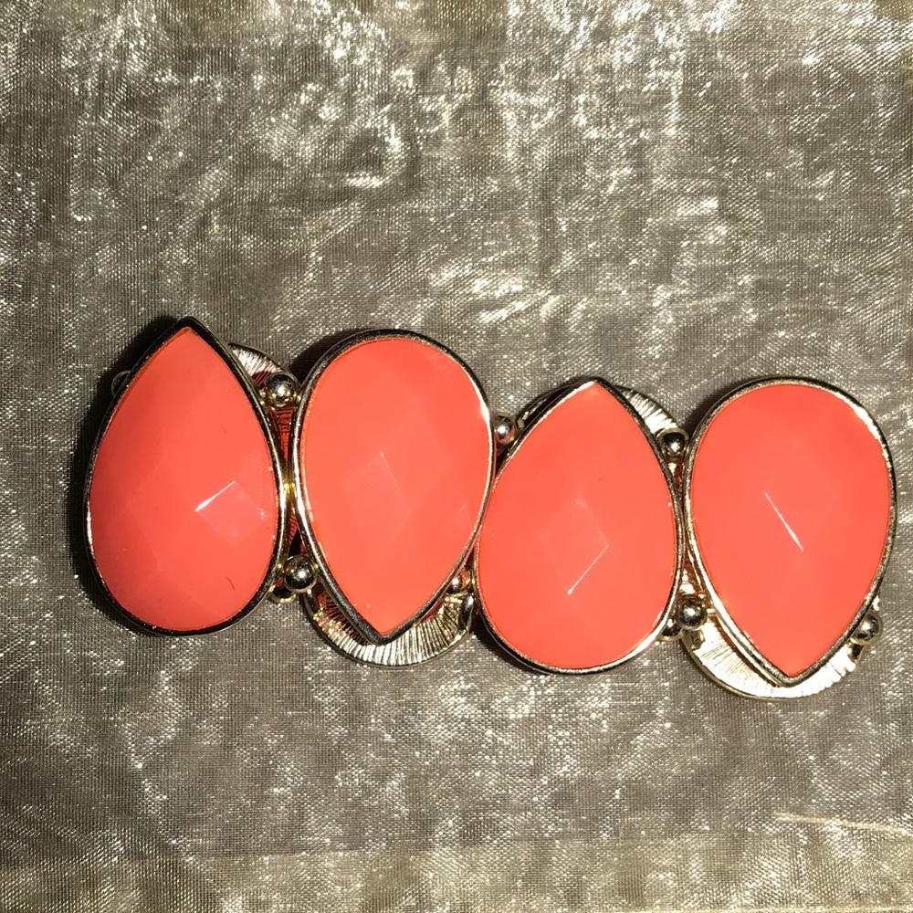 Beauty coral and gold pear shaped bracelet